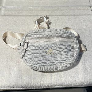 EUC adidas Airmesh Waist Pack in Alumina Beige
